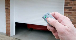 Купить автоматику для рулонных ворот Ялуторовск, цена от 2732 руб.