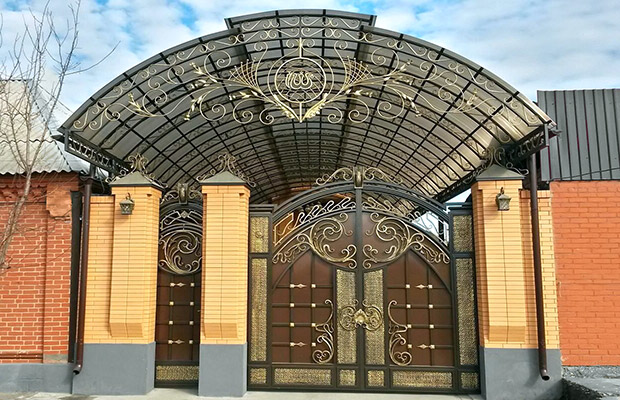Купить или заказать ворота для дома с навесом - стильные и надежные решения для вашего участка в Ялуторовске от 41894 руб | ВоротМастер-Лтр
